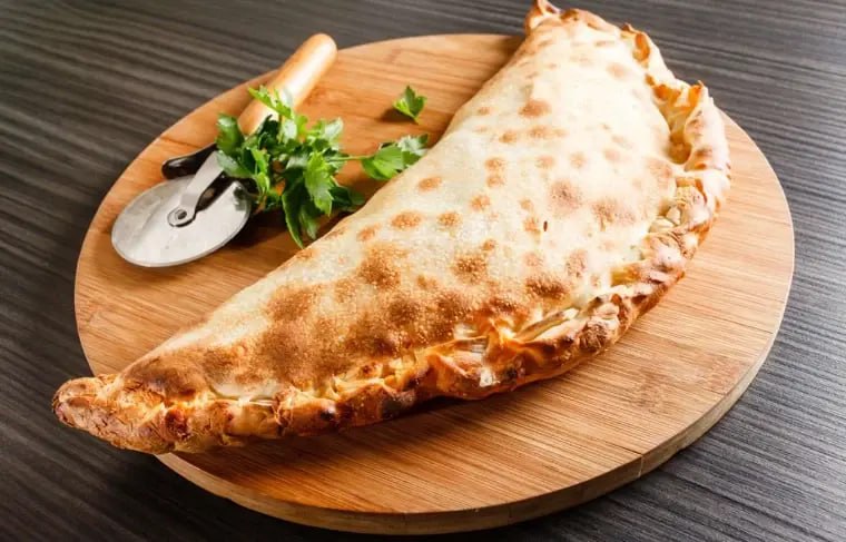 Пицца кальцоне